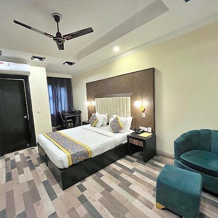 The Oakland Plaza By Orion Hotels New Delhi Exterior photo