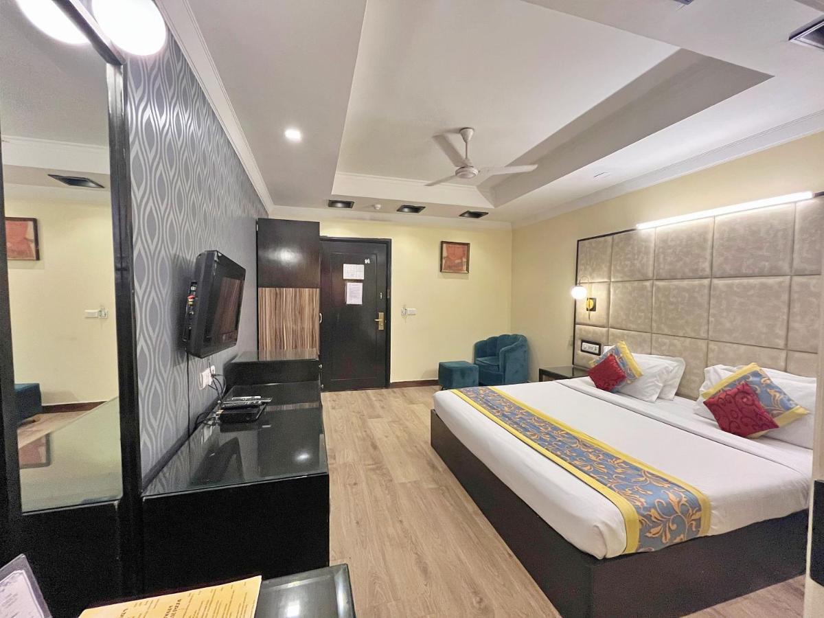 The Oakland Plaza By Orion Hotels New Delhi Exterior photo