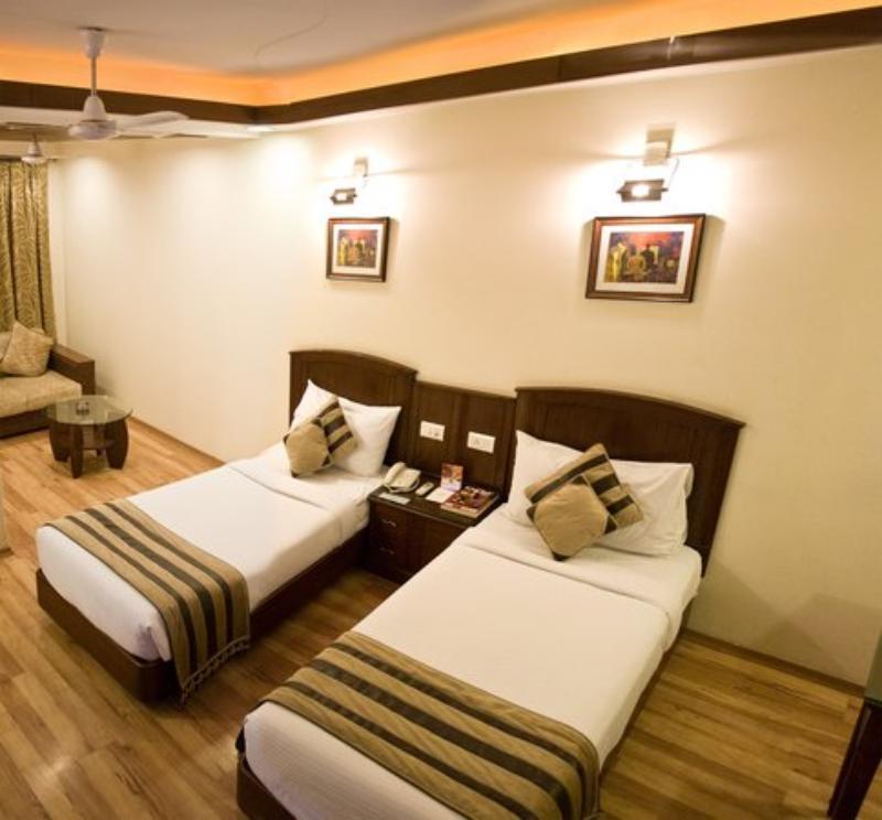 The Oakland Plaza By Orion Hotels New Delhi Exterior photo