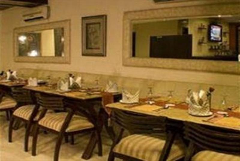 The Oakland Plaza By Orion Hotels New Delhi Exterior photo