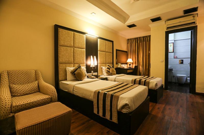 The Oakland Plaza By Orion Hotels New Delhi Exterior photo