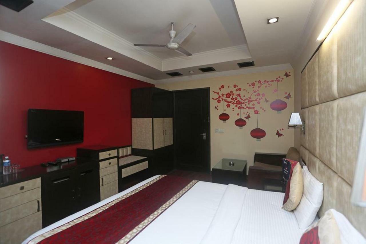 The Oakland Plaza By Orion Hotels New Delhi Exterior photo
