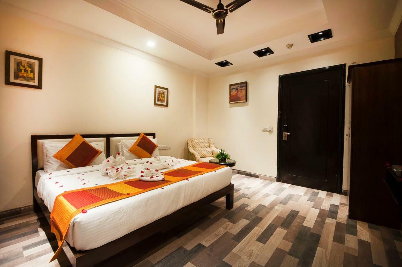 The Oakland Plaza By Orion Hotels New Delhi Exterior photo