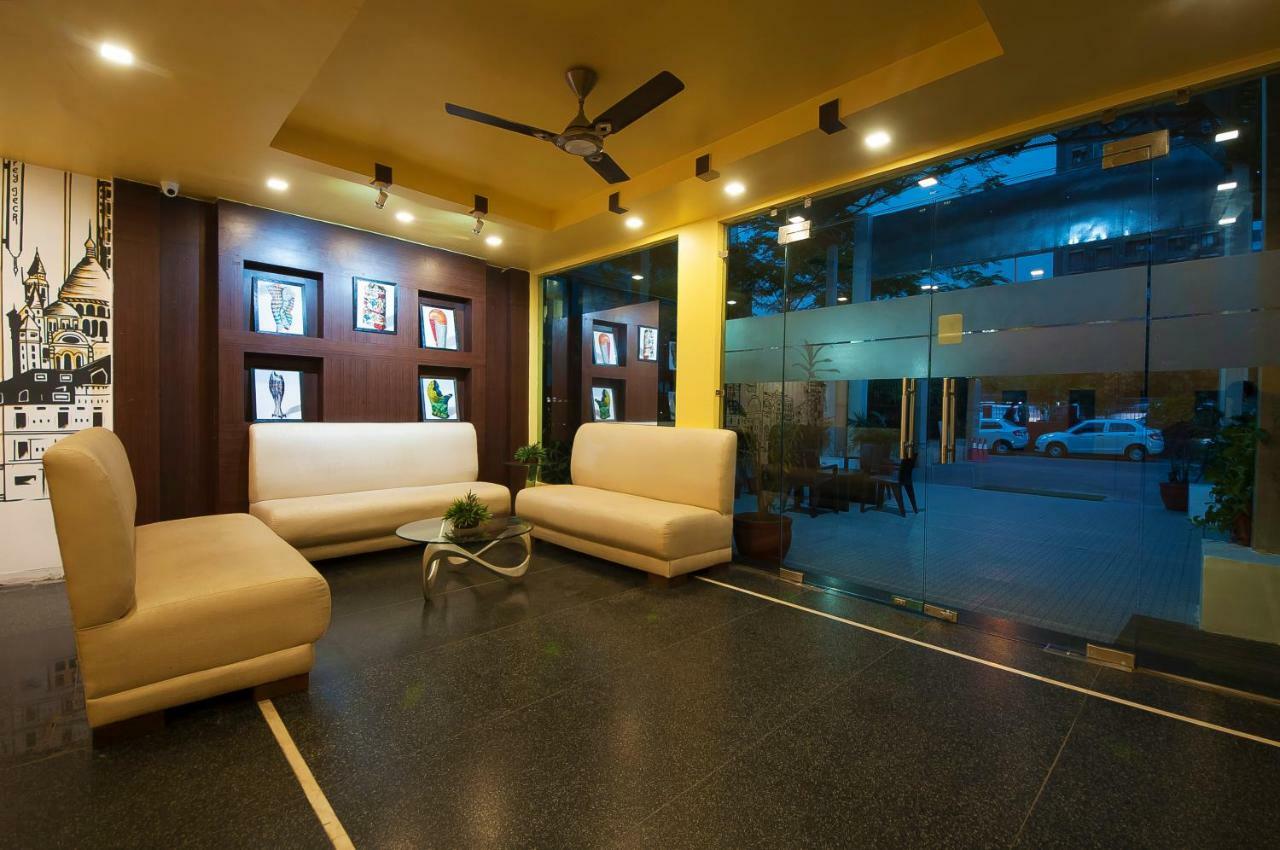 The Oakland Plaza By Orion Hotels New Delhi Exterior photo