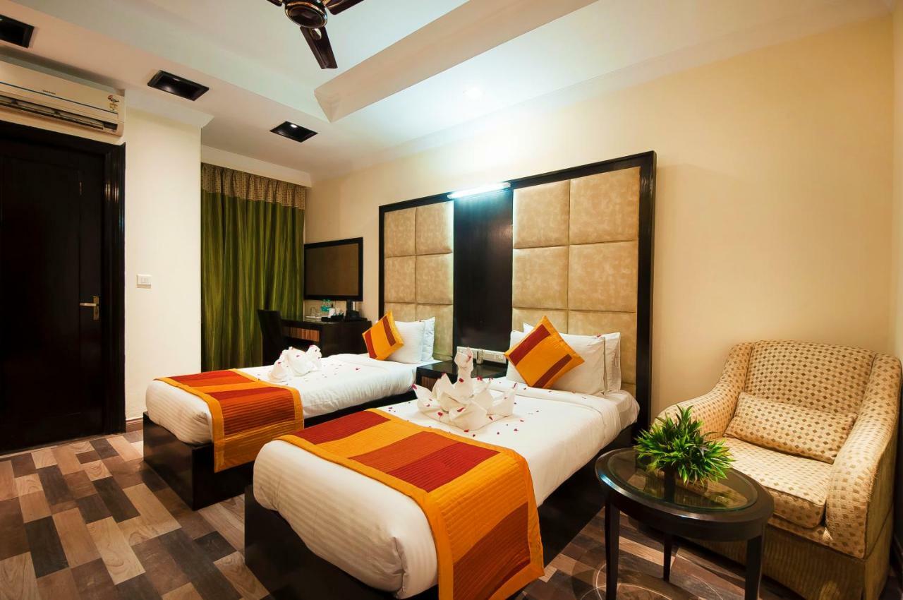The Oakland Plaza By Orion Hotels New Delhi Exterior photo