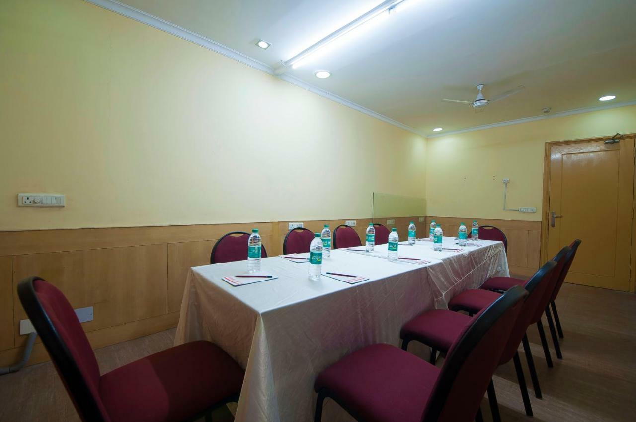 The Oakland Plaza By Orion Hotels New Delhi Exterior photo