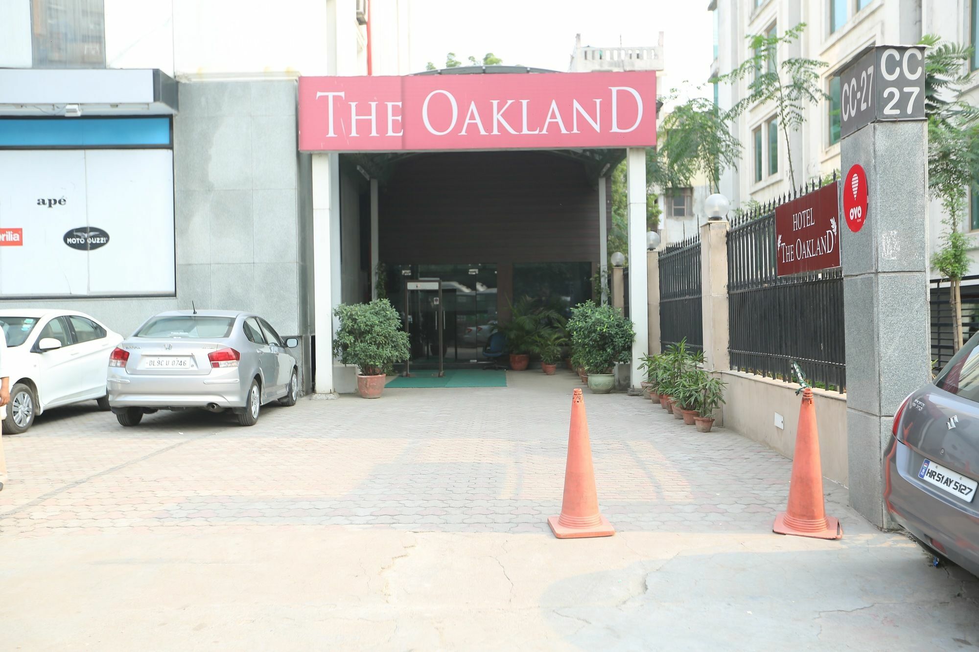 The Oakland Plaza By Orion Hotels New Delhi Exterior photo