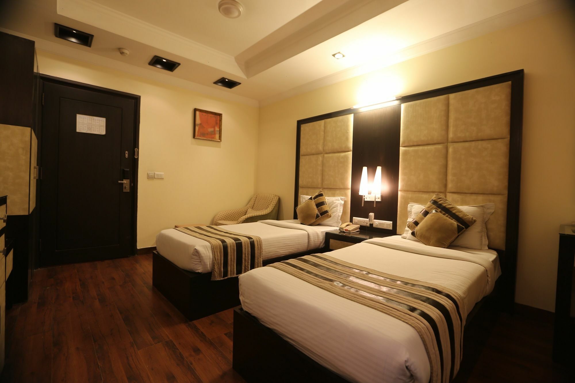 The Oakland Plaza By Orion Hotels New Delhi Exterior photo