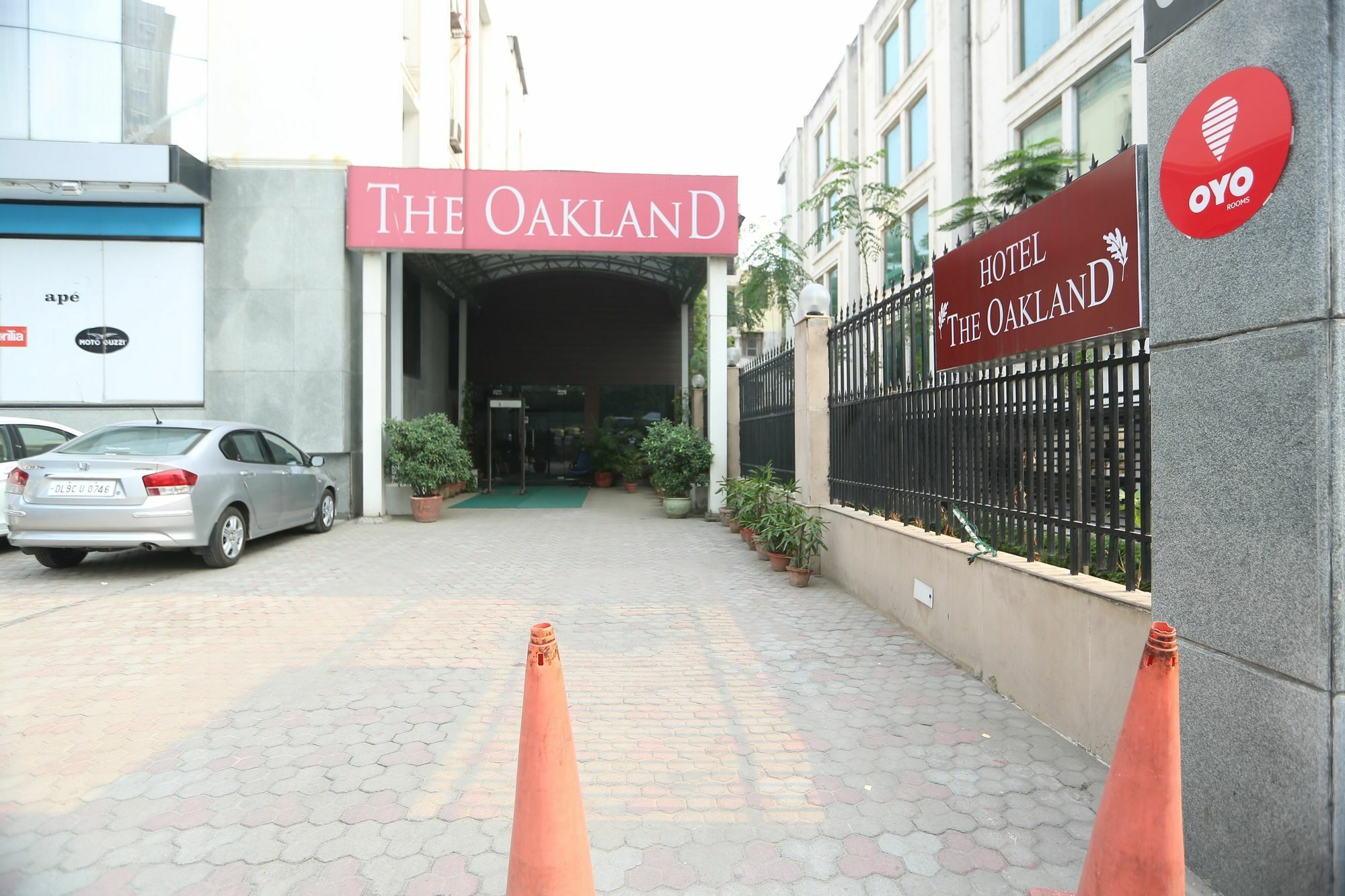 The Oakland Plaza By Orion Hotels New Delhi Exterior photo