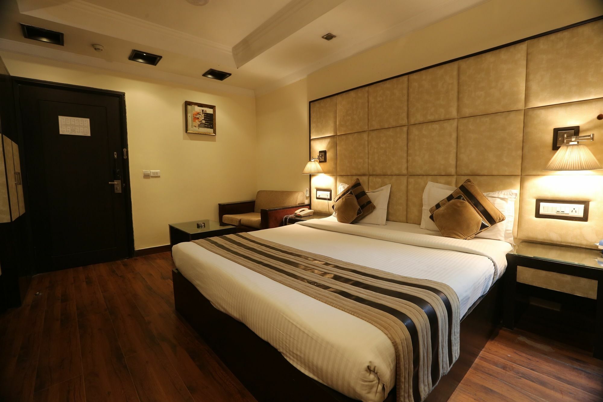 The Oakland Plaza By Orion Hotels New Delhi Exterior photo